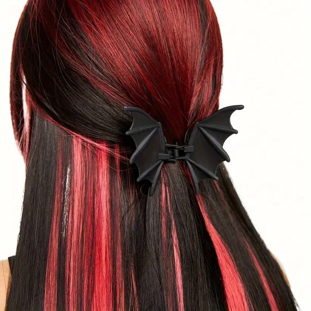 Gothic Bat Wing Hair Clip – Large Black Claw Clip for Women & Girls - Picture 2 of 5
